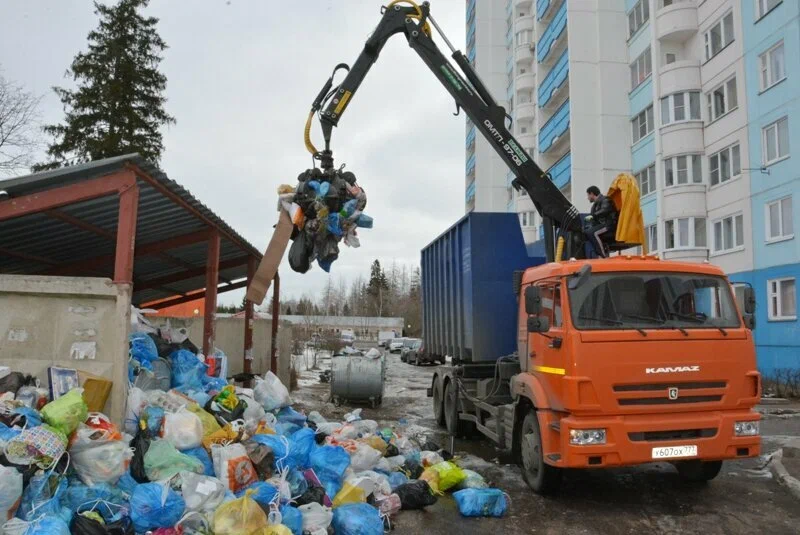 Вывоз бытового мусора в Серпухове с погрузкой в октябре