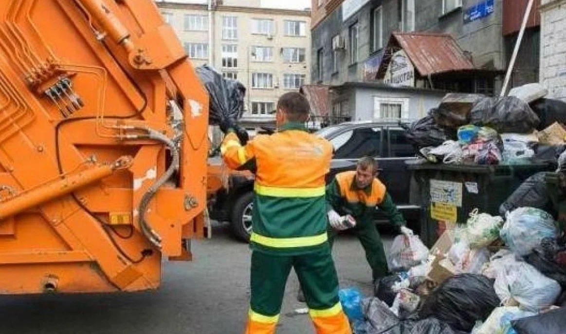 Срочный вывоз мусора в Серпухове от ПроМусор — заказ день в день от 2896 руб., грузчики, цена