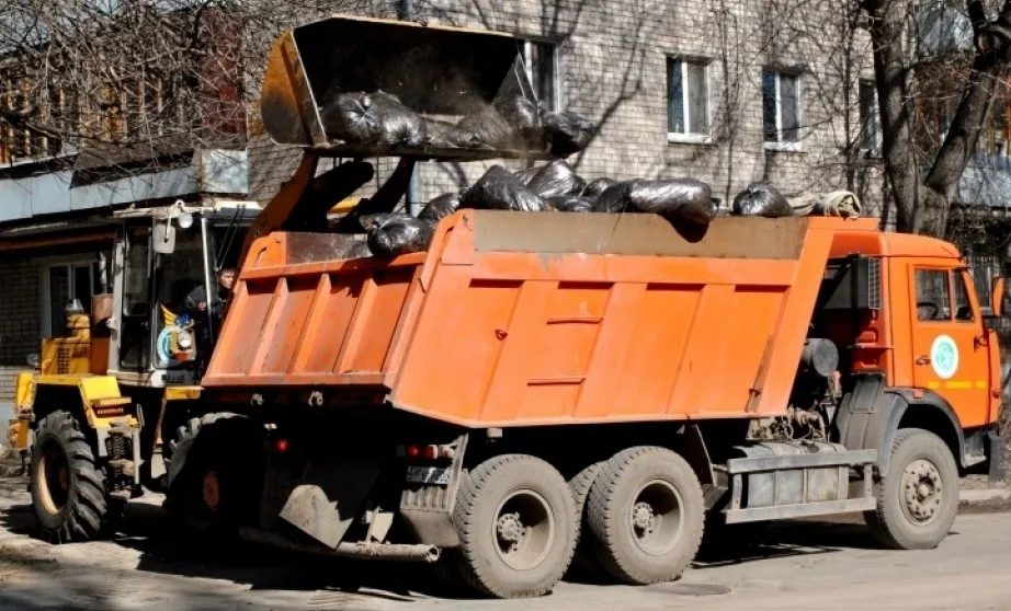 Вывоз мусора грузовым фургоном 5 тонн в Серпухове – ПроМусор, аренда, цена от 1575 руб