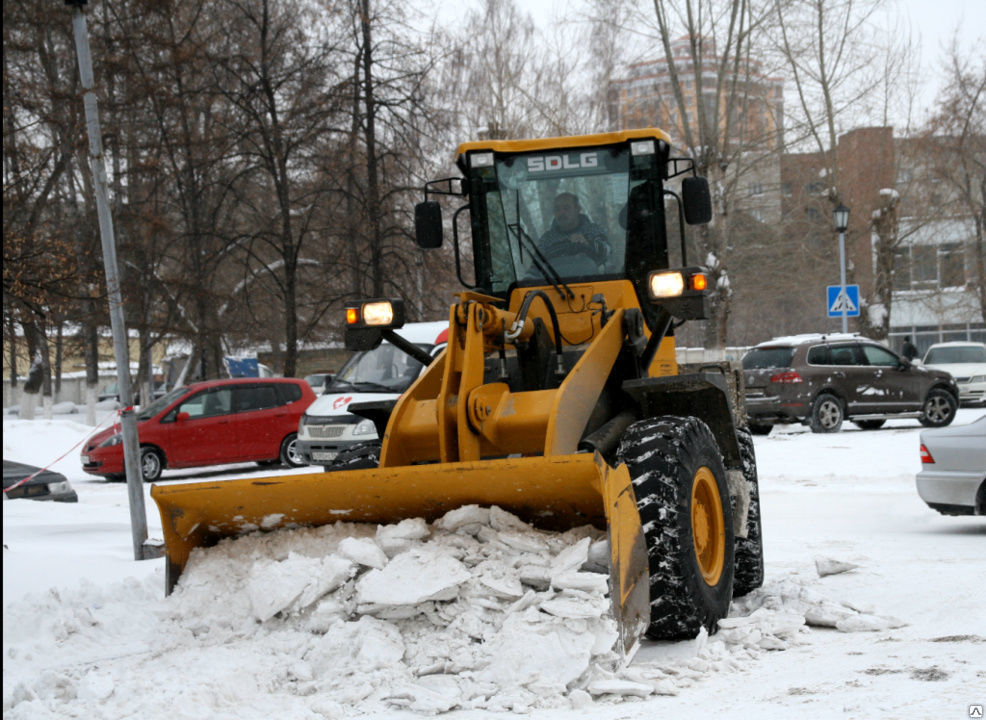 Аренда трактора для уборки снега в Серпухове от ПроМусор – цена от 1016 руб., быстро и недорого