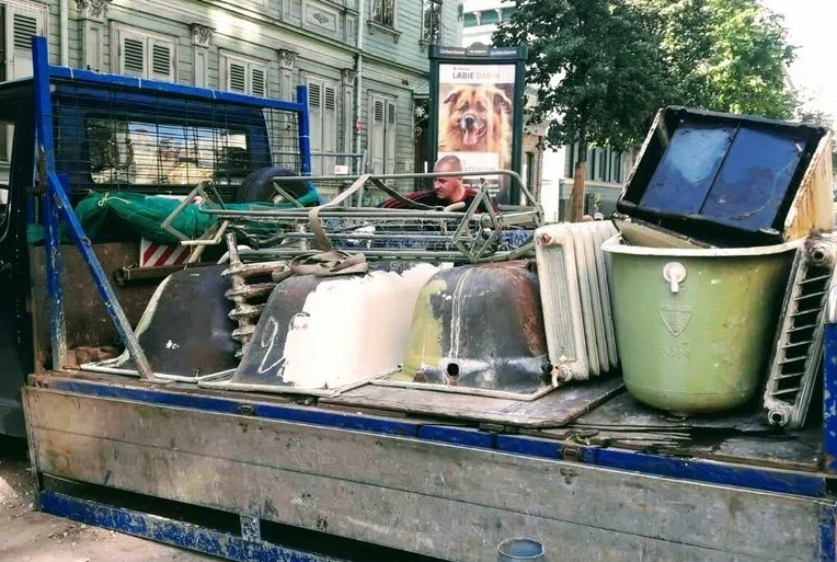 Вывоз старой сантехники в Серпухове от ПроМусор: быстро, недорого от 559 руб., утилизация и грузчики