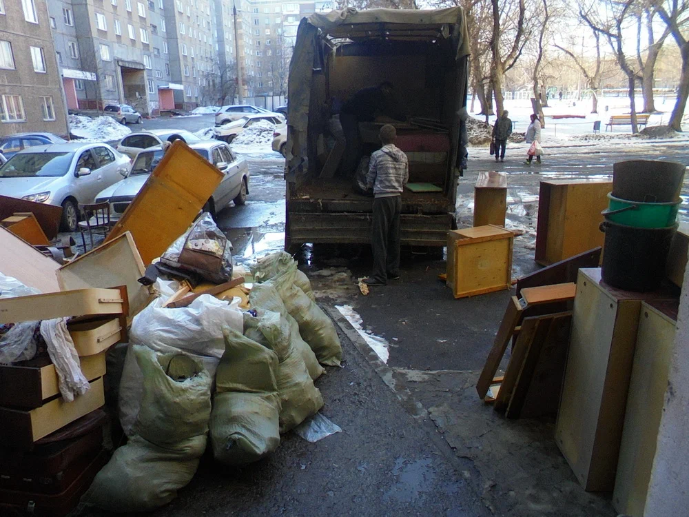 Вывоз мусора из подвала с утилизацией в Серпухове в октябре