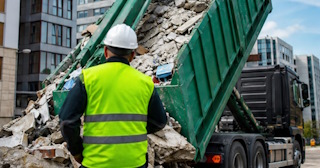 Вывоз строительного мусора в Серпухове: услуги лицензированной компании — ПроМусор